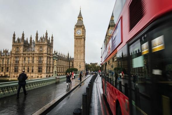 ブレグジットによる英経済への打撃、公式推計の2倍近く－調査結果 - Bloomberg