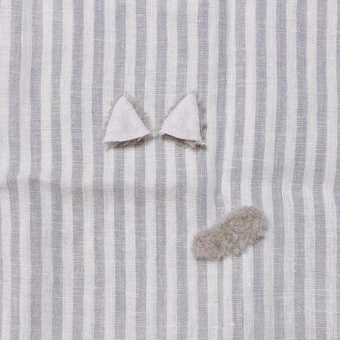 グレーのモヘア生地のねこのしっぽパーツ、グレーのモヘア生地と薄ピンクのリネン生地の猫耳パーツ