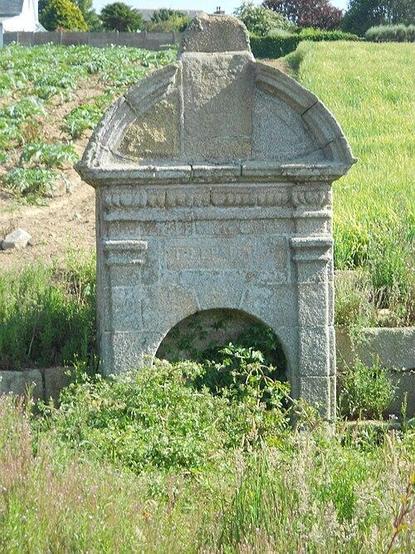 Fontaine Saint-Gonéry à #Plougrescant (#CôtesDArmor) Construction XVIIIe siècle. Fontaine Saint-Gonéry (cad. AB 317) : inscription par arrêté du 20 janvier 1926.
Suite 👉 https://monumentum.fr/monument-historique/pa00089483/plougrescant-fontaine-saint-gonery
#Patrimoine #MonumentHistorique
Photo CC-BY-SA 4.0 : Crepi22