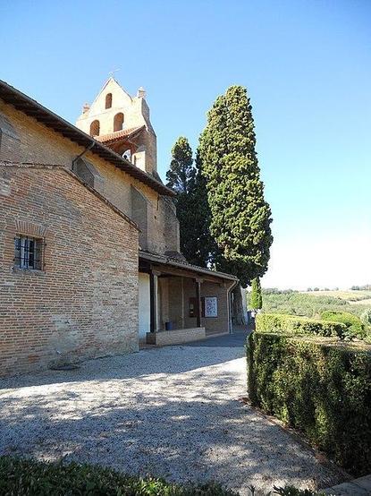 Eglise Saint-André à #Pompertuzat (#HauteGaronne) Eglise à nef unique, voûtée d'ogives, avec une chapelle au sud et une autre au nord. A l'extérieur, les contreforts correspondent aux retombées des ogives. A l'...
Suite 👉 https://monumentum.fr/monument-historique/pa00094425/pompertuzat-eglise-saint-andre
#Patrimoine #MonumentHistorique
Photo CC-BY-SA 4.0 : Gyrostat