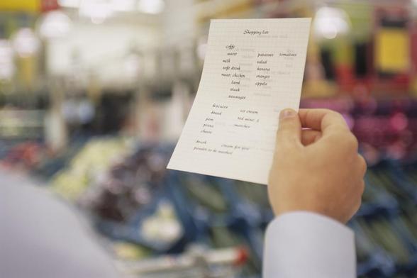 Lista de la compra en papel (Getty Images)