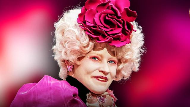 <img alt="Hunger Games torna al cinema nel 2026: Elle Fanning sarà la nuova Effie Trinket in Sunrise on the Reaping" class="webfeedsFeaturedVisual wp-post-image" height="720" src="https://i1.wp.com/images.thedirect.com/media/article_full/hunger-games-Elizabeth-banks.jpg?w=1280&amp;resize=1280,720&amp;ssl=1" style="display: block; margin-bottom: 5px; clear: both;" title="Hunger Games torna al cinema nel 2026: Elle Fanning sarà la nuova Effie Trinket in Sunrise on the Reaping" width="1280" /><div class="starw-prima-del-contenuto_4" id="starw-3850830862"><div id="addendoContainer_Interstitial"></div></div><p>La saga di <em>Hunger Games</em> è pronta a espandersi con un nuovo capitolo cinematografico. <strong>Lionsgate</strong> ha annunciato ufficialmente l’arrivo di <em>The Hunger Games: Sunrise on the Reaping</em>, previsto per il <strong>20 novembre 2026</strong>, rivelando anche una delle principali novità del film: <strong>Elle Fanning</strong> interpreterà una giovane <strong>Effie Trinket</strong>, prendendo il posto di <strong>Elizabeth Banks</strong>, che aveva reso iconico il personaggio nei film originali.</p><div class="starw-contenuto_6" id="starw-3172002044" style="margin-top: 2px; margin-bottom: 2px;"><!-- BOX 300x250 Articolo 1 -->
<div id="addendoContainer_9001" style="width: 300px; height: 250px;">
</div></div>
<h2>Un nuovo capitolo per la saga di Panem</h2>
<p>Dopo oltre un decennio dal debutto della trilogia principale, iniziata nel 2012, <em>Sunrise on the Re