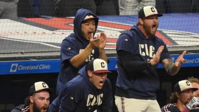 Cleveland Guardians sign David Fry, others to 1-year deals for 2026