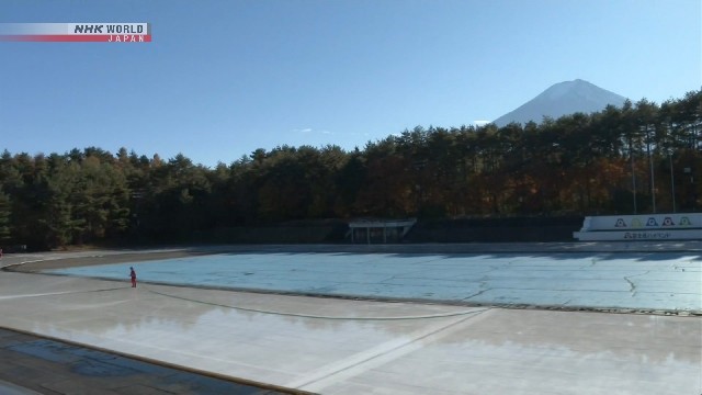 Outdoor ice skating rink to open at foot of Mt. Fuji