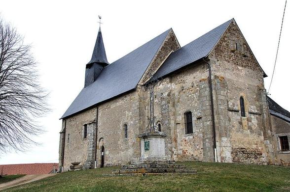 Eglise Saint-Jean-Baptiste à #Chazelet (#Indre) Cette église était placée sous le patronage de l'abbaye de Déol. Il s'agit d'une église à nef unique et d'un choeur à chevet plat. Le portail occidental est en ar...
Suite 👉 https://monumentum.fr/monument-historique/pa00097320/chazelet-eglise-saint-jean-baptiste
#Patrimoine #MonumentHistorique
Photo CC-BY-SA 4.0 : Jean FAUCHEUX