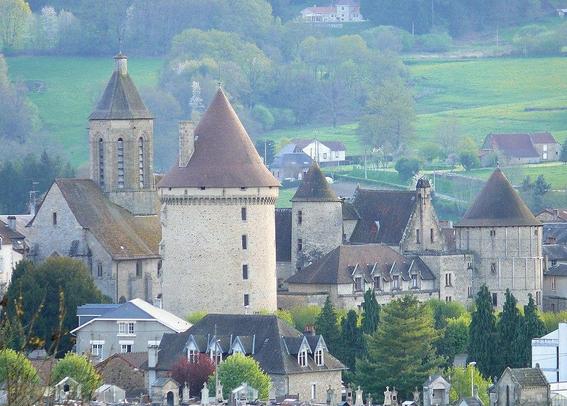 Restes du château à #Bourganeuf (#Creuse) Bourganeuf fut, pendant plusieurs siècles, chef-lieu de la Langue d'Auvergne, l'une des huit Langues ou nations qui composaient l'ordre de Malte. Le château et l'église...
Suite 👉 https://monumentum.fr/monument-historique/pa00100014/bourganeuf-restes-du-chateau
#Patrimoine #MonumentHistorique
Photo CC-BY-SA 4.0 : MOSSOT
