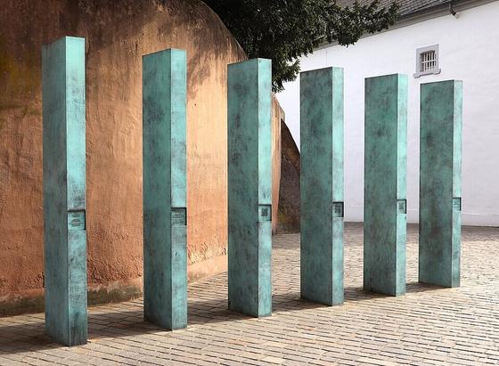 Memorial (2012) by Clas Steinmann (*1941)  to the deportation of Sinti and Roma in Trier (west view).