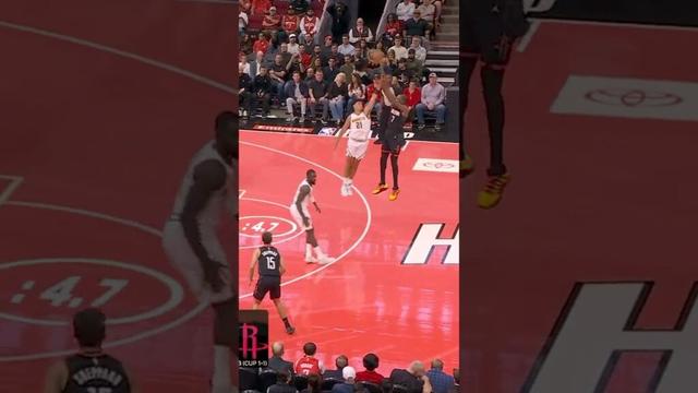 KD sinks the triple 🎯 #rockets