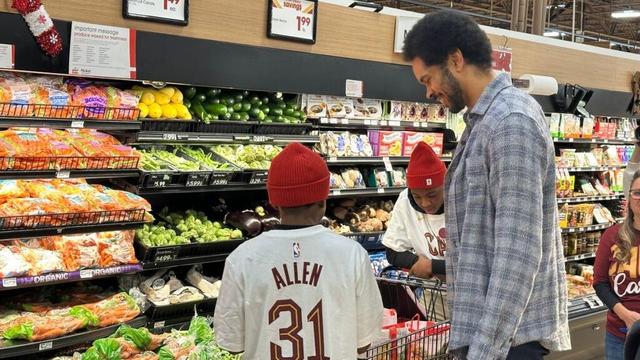 Cavs' Jarrett Allen hosts 9th annual Math + Meals charity event