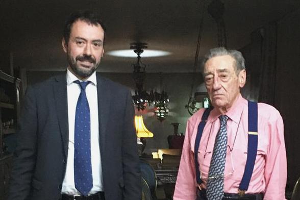 Álex Aranzábal, empresario armero, descubrió primero que Antonio Fernández Díez, un rico leonés que vendió su flota de autobuses por una millonada, era su padre. Y, después, que le había ocultado una herencia de 14 millones de euros... También podría conservar parte de su dinero en cuentas en Suiza