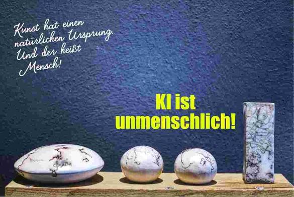In der Werft von Robbe & Berking findet z.Zt. die Winterwerft statt mit nachhaltigen handgemachten und natürlichen Produkten. Die hier gezeigte Kunst hab eich dort fotografiert.
KI ist ein desatröser Verursacher von CO2!