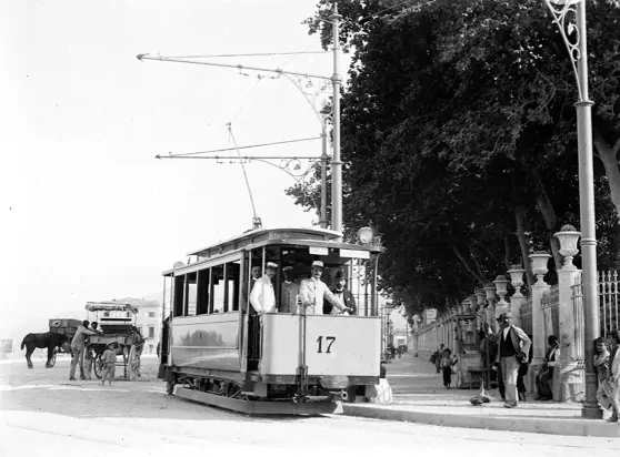 L'antico tram di Palermo in Via Lincoln a Villa Giulia