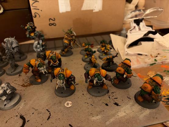 Blackorkteam aus BloodBowl, fast fertig bemalt.