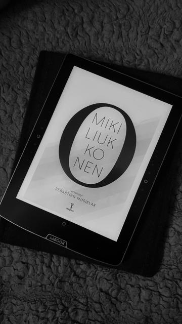 okładka książki Miki Liukkonen — O (albo uniwersalny traktat o tym, dlaczego sprawy mają się tak, a nie inaczej)