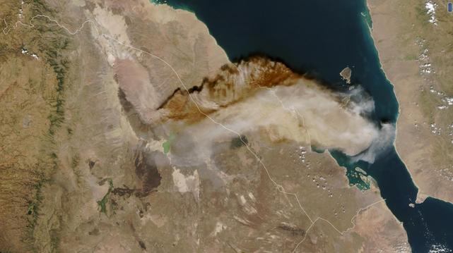 Image Suomi NPP montrant le panache de cendres du Hayli Gubbi après son éruption du 23 novembre 2025. NOAA.