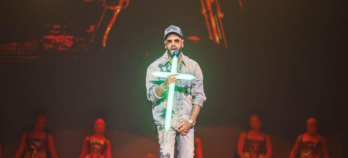 Anuel AA durante su concierto en el Palau Sant Jordi de Barcelona. / Xavi Torrent