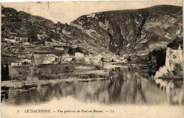 Le Dauphiné - Vue générale de Pont-en-Royans à #PontenRoyans (#Isère)  #CartePostaleAncienne 👉 https://cartorum.fr/carte-postale/211236/pont-en-royans-le-dauphine-vue-generale-de-pont-en-royans