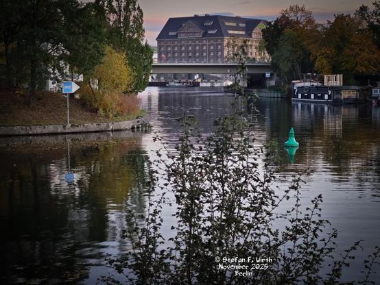 Berlin–Spandau Ship Canal in the Westhafen (west harbor) area of Berlin, October 2025, © Stefan F. Wirth