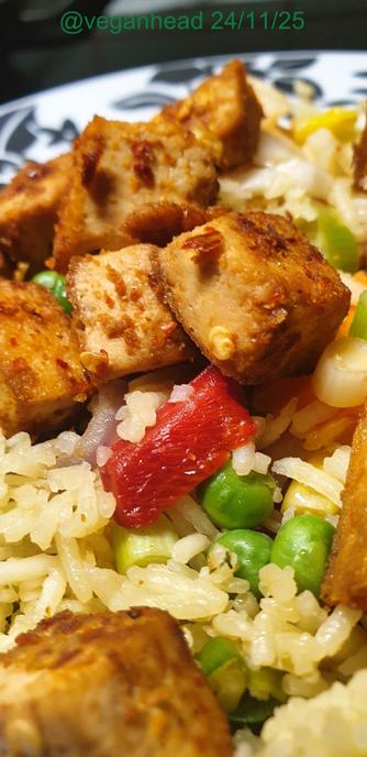 Vegetable fried rice: basmati rice, red onion, carrot, courgette, white cabbage, red pepper, green pepper, sprig onion, fresh ginger & garlic, rice vinegar, soy sauce.

Spicy Marinated Dry-fried Tofu: marinated in soy sauce, 'fish' sauce, kimchi chilli mix.