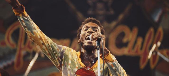 El músico jamaicano, Jimmy Cliff, actuando en el Capital Radio Jazz Festival en Knebworth House, Hertfordshire, el 17 de julio de 1982. / Michael Putland