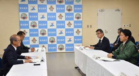 Japan Defense Min. Koizumi Visits Sakishima Islands in Okinawa