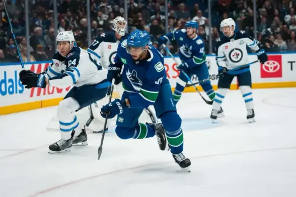 Vancouver Canucks HC Adam Foote Takes Unmistakable Action Against Evander Kane Mid-Game