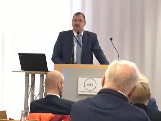 Der #Präsident des Landesamtes für Sicherheit in der Informationstechnik beim Vortrag