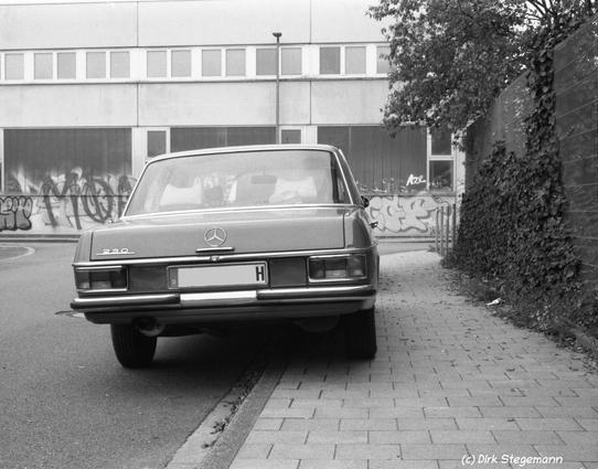 Oldtimer Mercedes-Benz W114 in Münster.