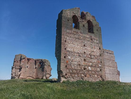 Iglesia del despoblado de Castronuevo (Ávila)