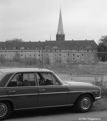 Oldtimer Mercedes-Benz W114 in Münster.