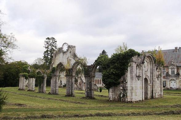 Eglise abbatiale de Blanchefosse (restes) à #BlanchefosseetBay (#Ardennes) Construction XIIe siècle, XIIIe siècle. Eglise abbatiale de Blanchefosse (restes) : inscription par arrêté du 18 octobre 1926.
Suite 👉 https://monumentum.fr/monument-historique/pa00078348/blanchefosse-et-bay-eglise-abbatiale-de-blanchefosse-restes
#Patrimoine #MonumentHistorique
Photo CC-BY-SA 4.0 : NEUVENS Francis