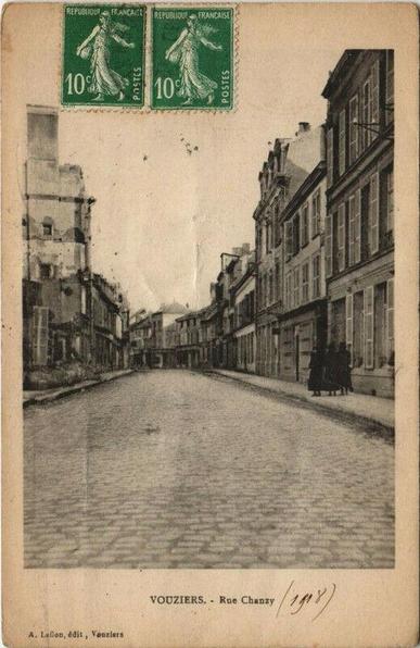 Vouziers - Rue Chanzy à #Vouziers (#Ardennes) #CartePostaleAncienne 👉 https://cartorum.fr/carte-postale/355770/vouziers-vouziers-rue-chanzy