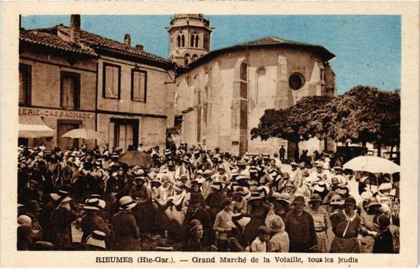 Rieumes Grand Marché de la Volaille à #Rieumes (#HauteGaronne)  #CartePostaleAncienne 👉 https://cartorum.fr/carte-postale/794613/rieumes-rieumes-grand-marche-de-la-volaille