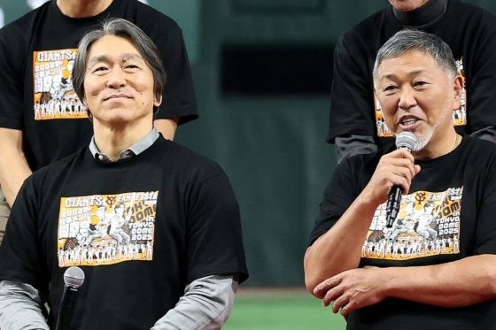 衝撃走った巨人の発表、実現した光景にファン涙「夢のよう」　中央で再会する2人が「最高すぎる」 | Full-Count