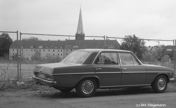 Oldtimer Mercedes-Benz W114 in Münster.