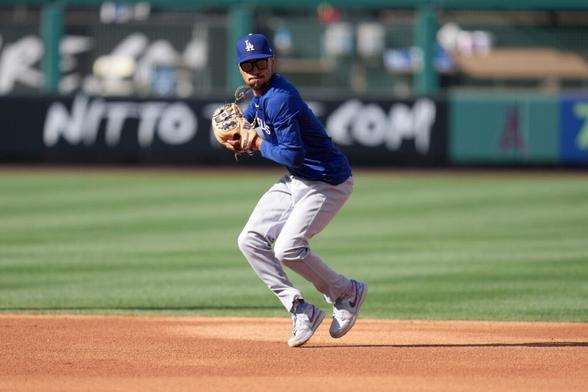 Dodgers Might Seek Another Infielder This Offseason