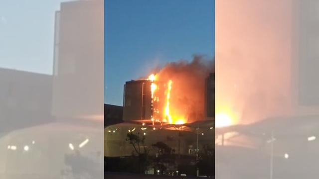 Incendio en el hospital Santa Lucía de Cartagena, este miércoles.