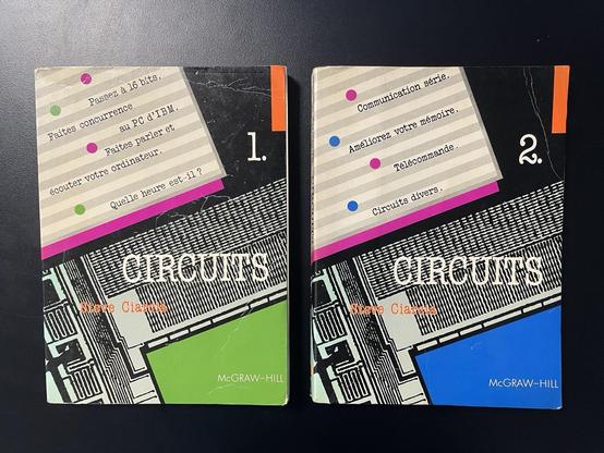 Photos de livres de sciences sur les circuits