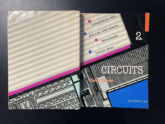 Photos de livres de sciences sur les circuits