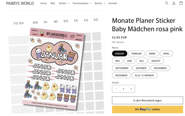 Seite aus meinem Stickershop:
Planersticker Baby Mädchen Monate. Eine Wolke mit Babyelementen für die erste Seite des Monats, und fünf einfachere, farblich passende Monatsnamen für die weiteren Seiten.
Einzelne Elemente: Babymädchen mit lilafarbenem Strampler, gelbe Quietscheentchen, Schnuller, bunte Bauklötze. Sticker.