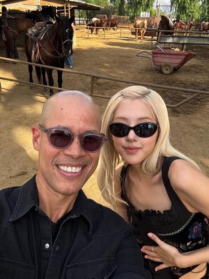 ROSÉ على قناة CBS Mornings خلف الكواليس