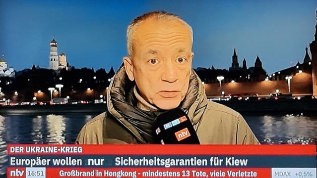 Fernsehnachrichten fotografiert, Textzeile zu Ukraine: Europäer wollen nur Sicherheitsgarantien für Kiew, im original 'starke' statt 'nur'
