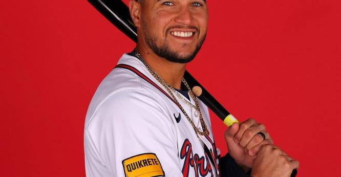 Padres sign a free agent, Winter leagues in progress