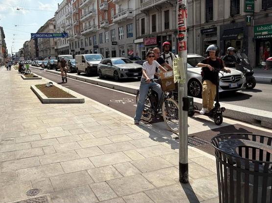 Ciclabile di Corso Buenos Aires a Milano: più di 100.000 passaggi al mese, con punte di 400-500 bici l'ora