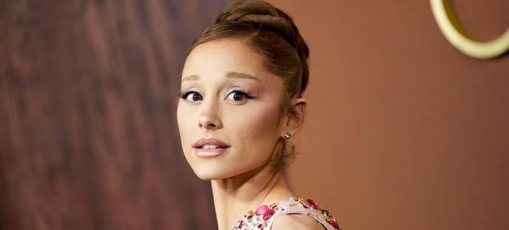 Ariana Grande en la alfombra de la 16ª ceremonia de los Governors Awards / JC Olivera