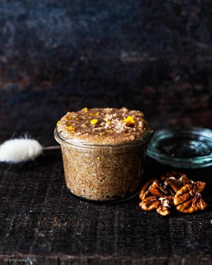 Eine Pekannuss-Creme in einem kleinen Glas:-)