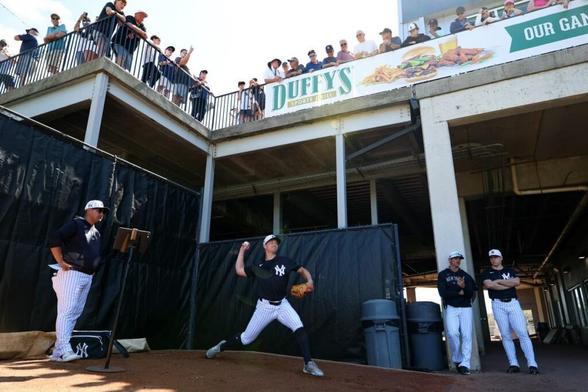 Yankees Lose Free Agent Pitcher to Padres