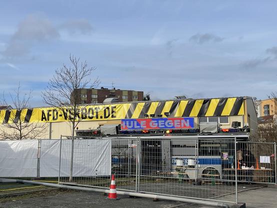 Halle gegenüber vom Messegelände in Gießen
