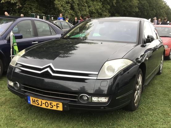 Black Citroën C6, front quarter view