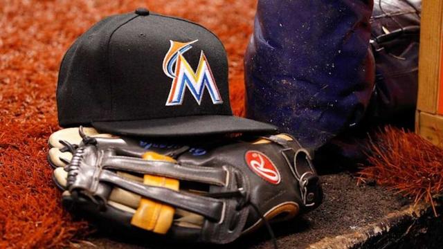 Marlins Reportedly Re-Sign Relief Pitcher to Minor League Deal